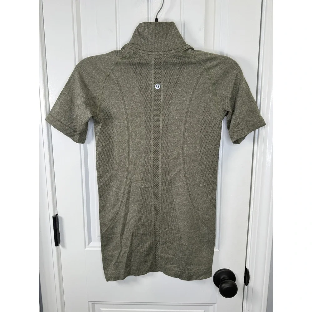 Lululemon Women Swiftly Tech 1/2 Zip Size 4 Green Heathered Gorpcore Gym